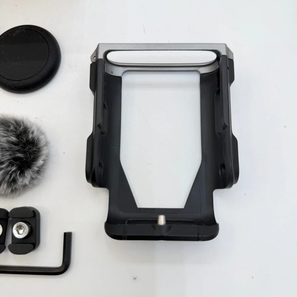 SmallRig Cage Kit 4235 Canon PowerShot V10 Black Vlogging Rig W/ Box Used Good